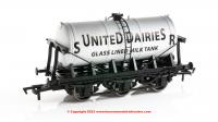 4F-031-001 Dapol Milk Tanker in SR United Dairies livery